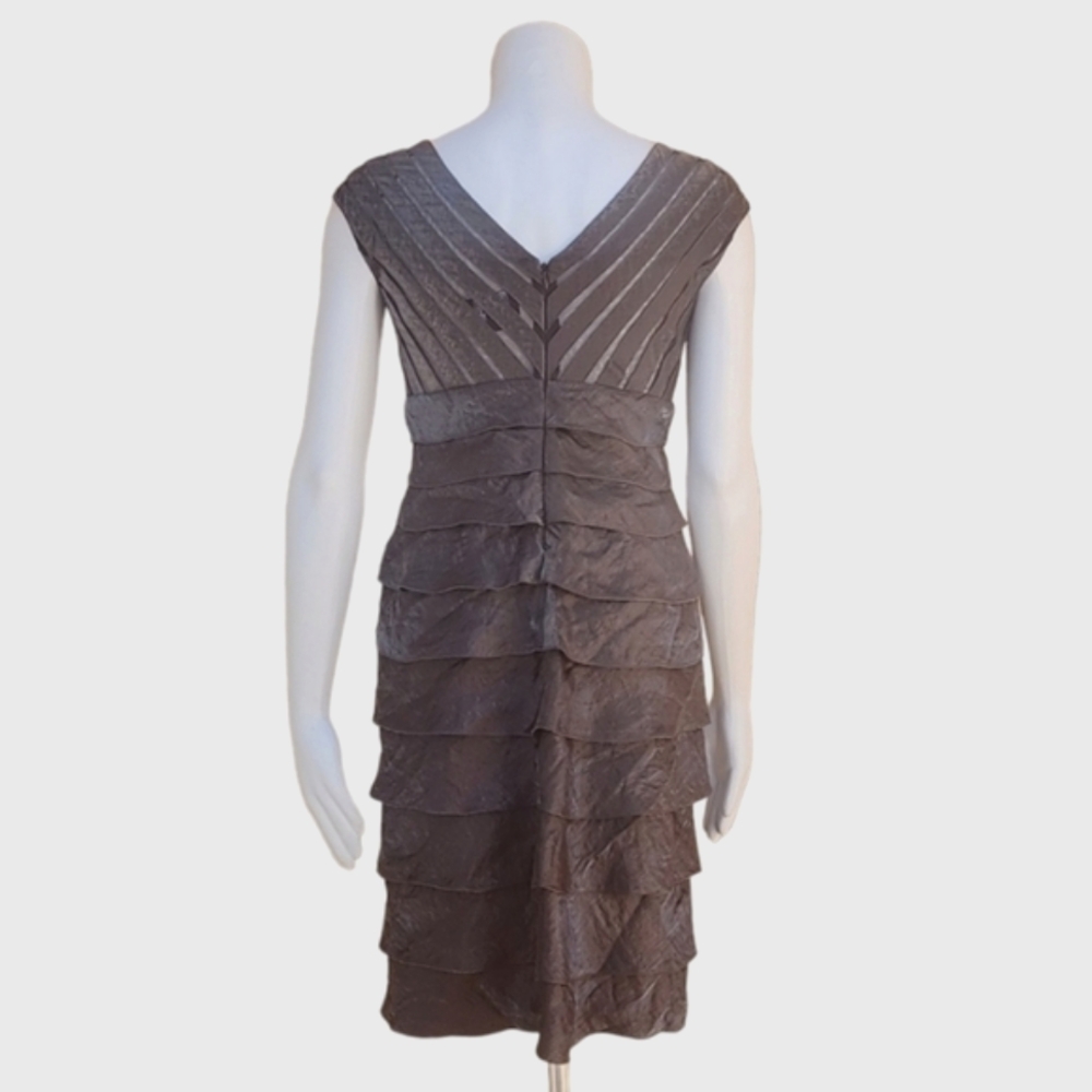 ADRIANNA PAPELL Metallic Tiered Cocktail Dress 4P Petite Shutter Pleat Wedding - Picture 5 of 16